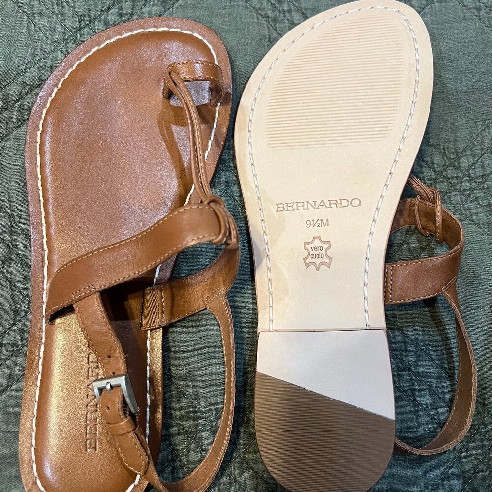 Bernardo Maverick2 Toe Ring Sandal NIB Size 9.5